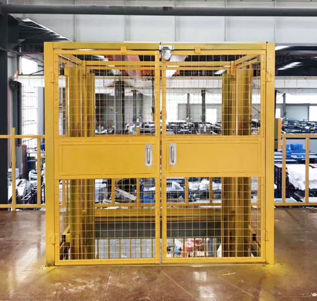 山东智能导轨式升降机亮相