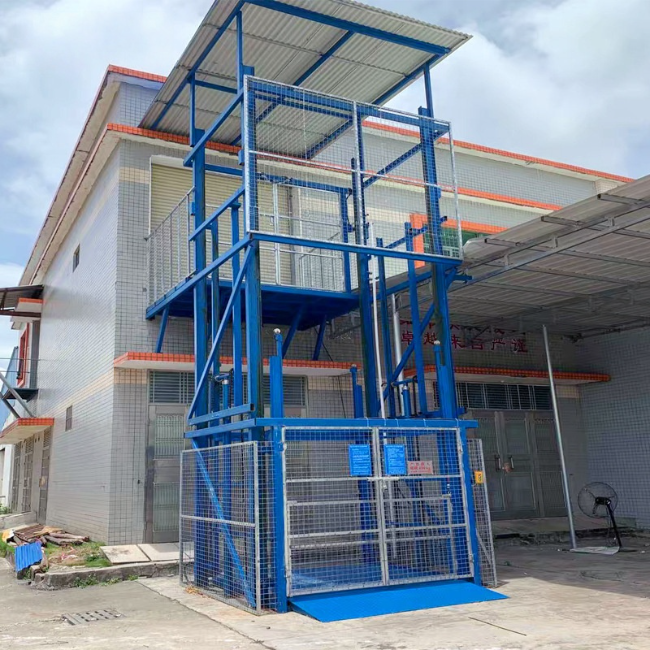 山东建材厂室外升降货梯安装